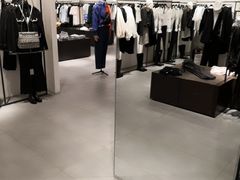 -URBAN REVIVO(七宝领展广场店)