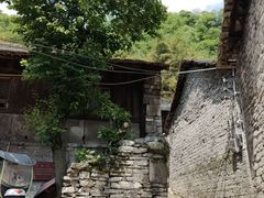 -高荡千年布依古寨旅游景区