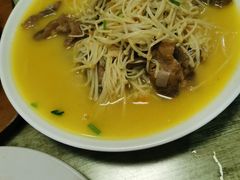 酸汤肥牛-华春餐馆(鱼山路店)