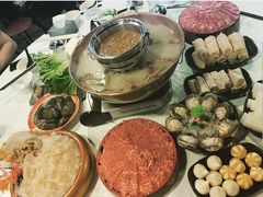 -鲜入围煮花胶鸡海鲜火锅