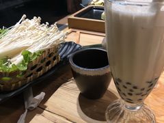 -湊湊火锅·茶憩(杭州湖滨银泰in77店)