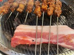 -围炉肉舍•炭烤活鳗•丹东海鲜烤肉(步行街店)