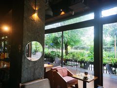 靠窗位-乌托邦咖啡(武侯祠店)