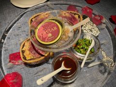 惠灵顿牛排-弦月窗LUNETTE BY AMANDA(复兴路店)