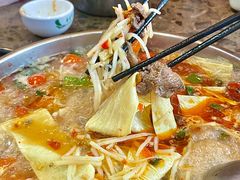 -黄利砖万峰林布依特色酸笋牛肉馆