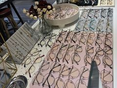 -宏宇眼镜蔡司依视路折扣店(兆佳眼镜城店)