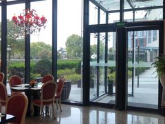 -上海虹桥西郊假日酒店