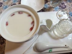 燕庭燕窝下午茶(南京西路店)-燕庭·纯燕窝·甜品下午茶(南京西路店)
