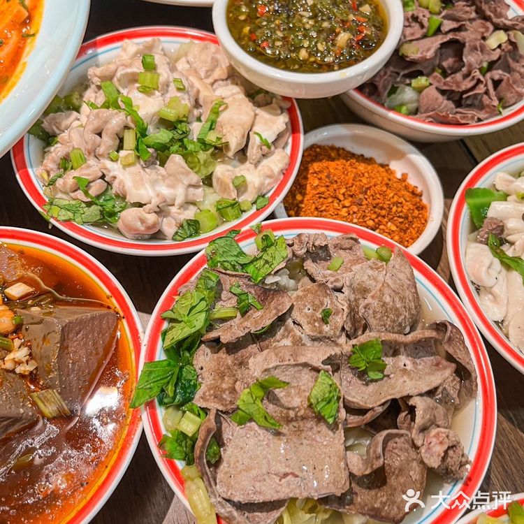 不去四川，也吃到正宗的翘脚牛肉了‼️