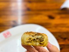 蟹黄烧饼-聚香斋(东关街店)