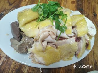 昨晚七点逛到海口新华南路卖文昌鸡的一家小店