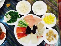 -桥香园云南过桥米线(金马碧鸡店)