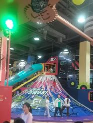 -欧酷世界动力星球(王府井奥莱UP TOWN店)