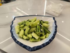-老子山小鱼锅贴·龙虾馆