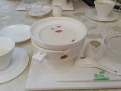 燕庭燕窝下午茶(南京西路店)-燕庭·纯燕窝·甜品下午茶(南京西路店)