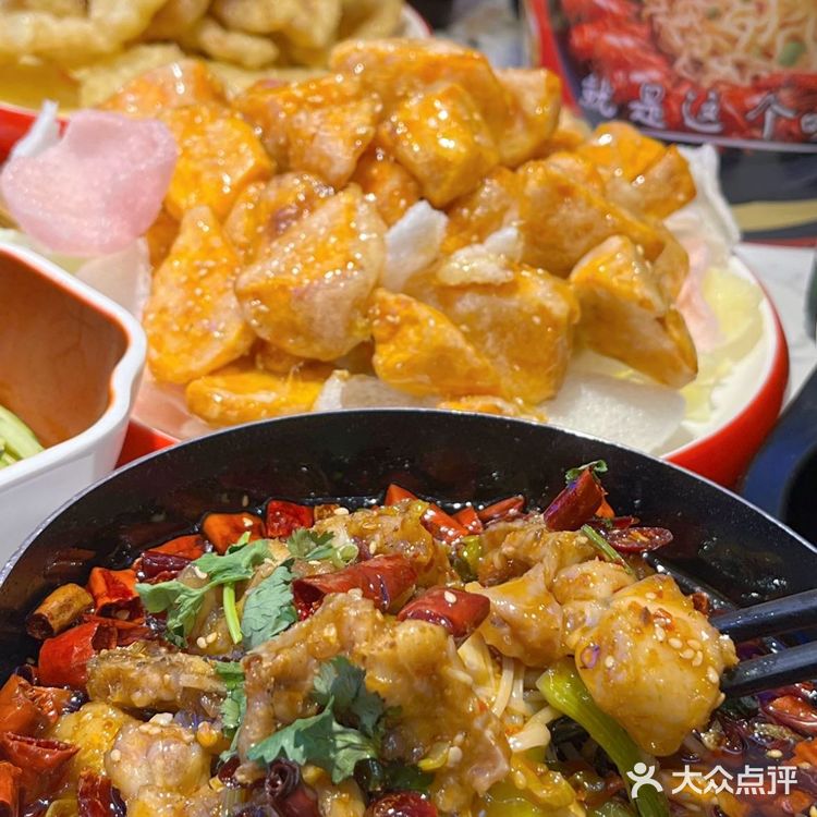 夏天的快乐就是东北烧烤➕龙虾！绝了！