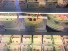 -红宝石·鲜奶小方·海派西点房(金杨店)