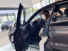 -宁波宝信宝马4S店(江北日湖店)