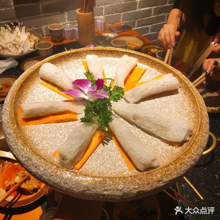 重庆高老九火锅(静安大融城店)竹荪虾滑图片 