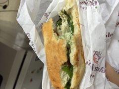 青酱鸡肉三明治-Gloria Jean's Coffees