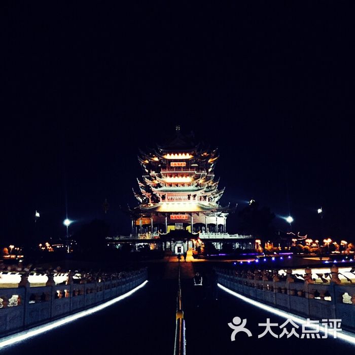 重元寺夜景图片