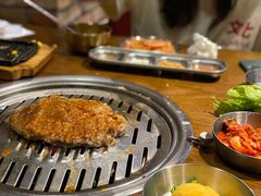 韩式腌猪王排-·缸桶屋·韩式牛肋条自助烤肉(西湖D11店)