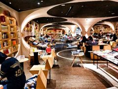 -钟书阁(珍园店)