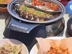 -阿瓦山寨·湘菜现炒·剁椒鱼头王(咸阳总店)