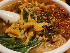 -水平有限螺蛳粉(宏达大厦店)