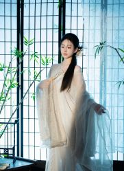 -onlygirl摄影美学馆高端定制(江滩店)