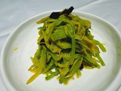 炝拌黄花菜-凤临阁