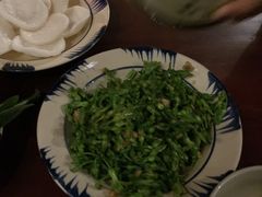 -Cuc Gach Quan Restaurant