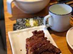 烤猪手-喝丢一只鞋海鲜烧烤·海肠捞饭(东关街店)