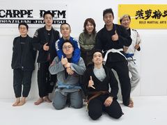 -菠萝格斗巴西柔术训练馆