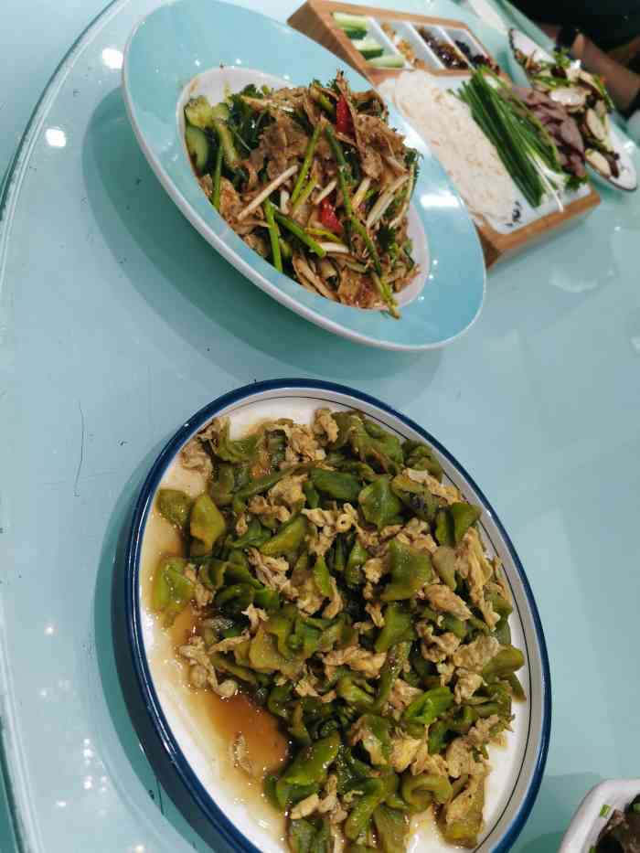 吴记私房菜-"这次跟同事们聚餐,人比较多,同事推荐吴记.