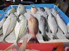 -拉威海鲜市场