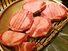-臻牛烤肉