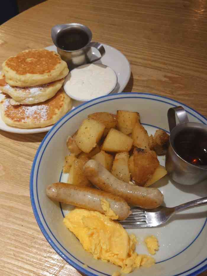 个点赞的人1王小妖要戒肉2022年12月15日打分很适合brunch 的一家外卖