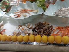 -广州万富希尔顿酒店·感趣自助餐厅·金秋蟹宴生蚝海鲜刺身