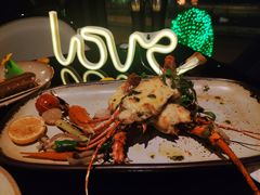 香焗龙虾配自制黑松露酱-上海苏宁宝丽嘉酒店·Cafe Bellagio西餐厅
