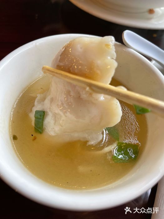红馆酸菜鱼片汤图片