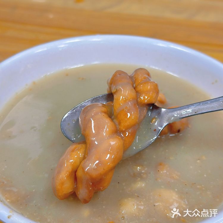 陕菜·食话丨西安早餐的老古董---麻花油茶🫕