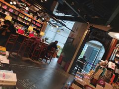 -西西弗书店&矢量咖啡(凯德晶萃广场店)