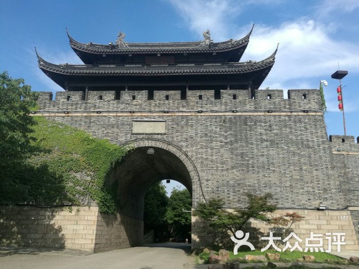 虞山门停车场图片 - 第1张