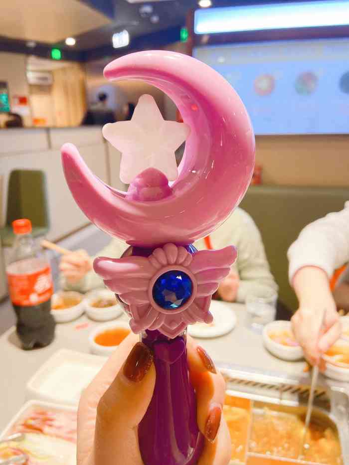 海底捞火锅(县前西街店)-"刚开不久就兴冲冲打电话预约,被告知已经约.