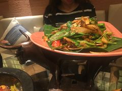 -云海肴·汽锅鸡·云南菜(天山百盛优客店)