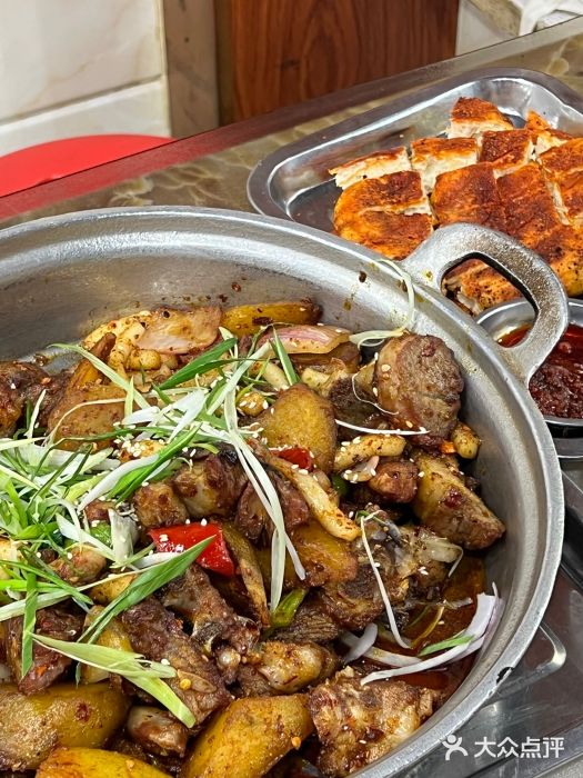 青海名吃尕张娃非遗烤肉(海湖总店)炕锅羊肉图片