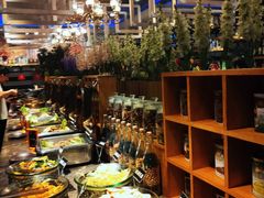 自助取餐区-大山炭火烤肉自助(百盛步行街广场店)
