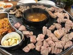 -江南猪肉商会无限续吃(弘大店)