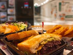 圣塔芭芭拉经典牛肉特堡-The Habit Burger Grill 哈比特汉堡(复兴soho店)